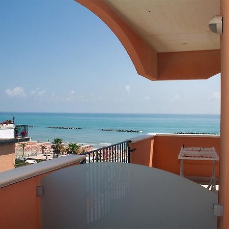 Hotel Cristall San Benedetto del Tronto Luaran gambar