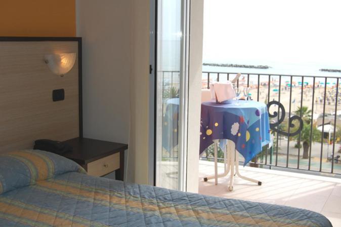 Hotel Cristall San Benedetto del Tronto Luaran gambar
