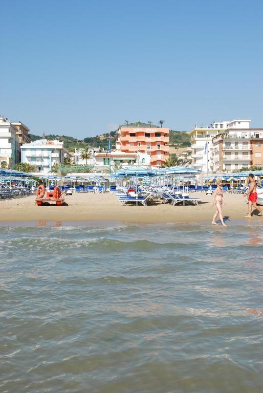 Hotel Cristall San Benedetto del Tronto Luaran gambar
