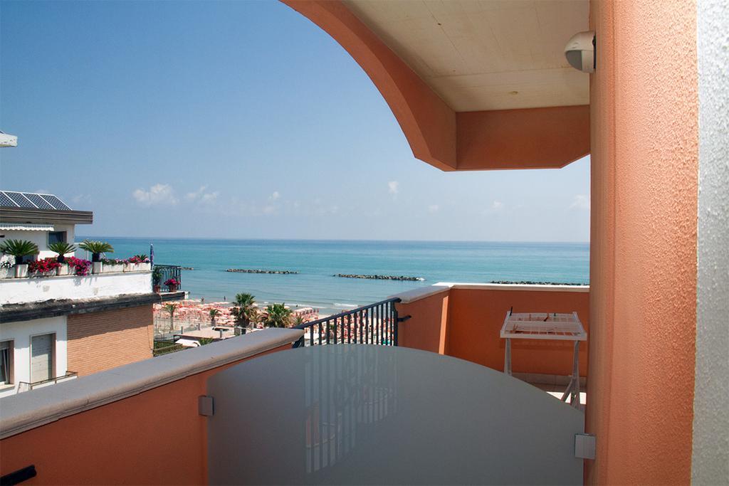 Hotel Cristall San Benedetto del Tronto Luaran gambar